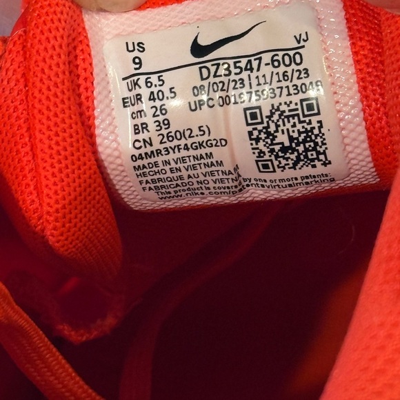 Women’s NIKE Versair Training Shoes- Bright orange/red. Size 9 - Picture 4 of 10